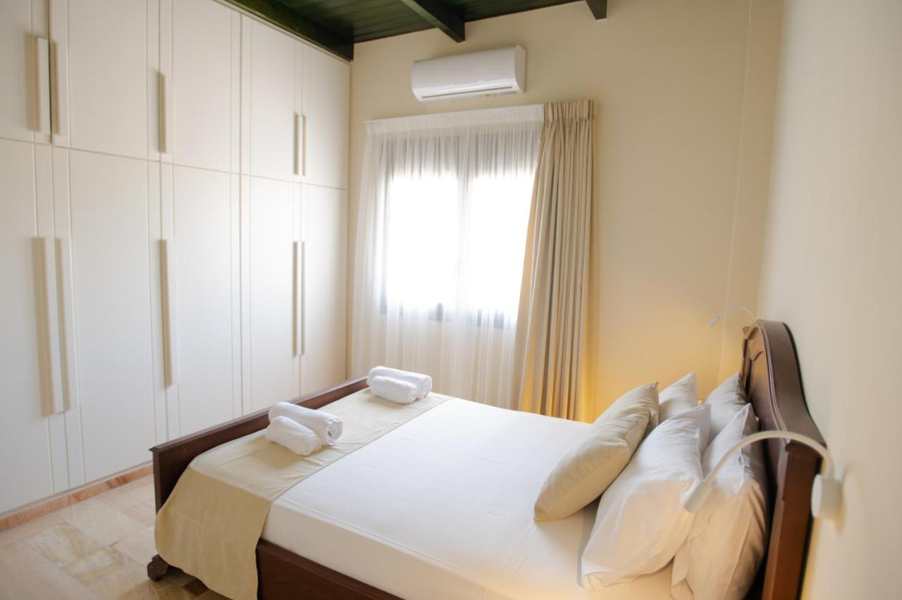 Marble Luxury Suites Karteros Exterior photo