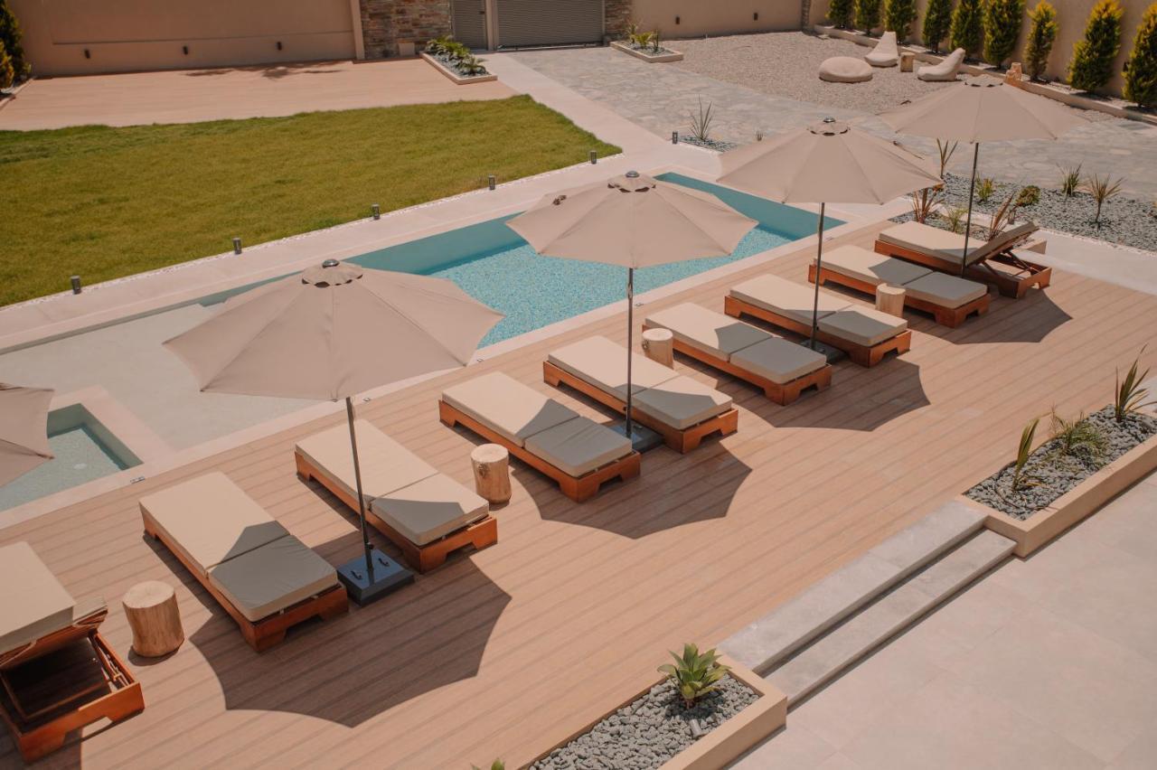 Marble Luxury Suites Karteros Exterior photo