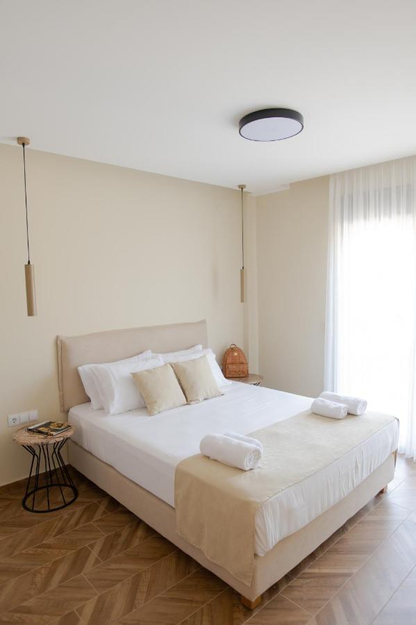 Marble Luxury Suites Karteros Exterior photo