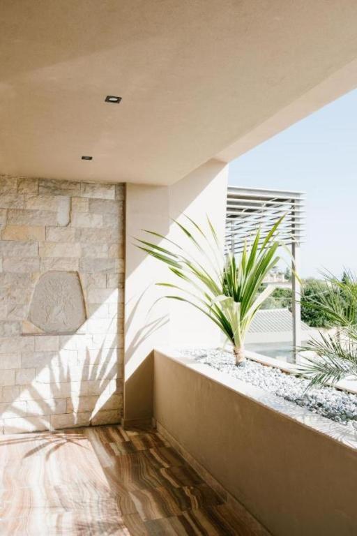 Marble Luxury Suites Karteros Exterior photo