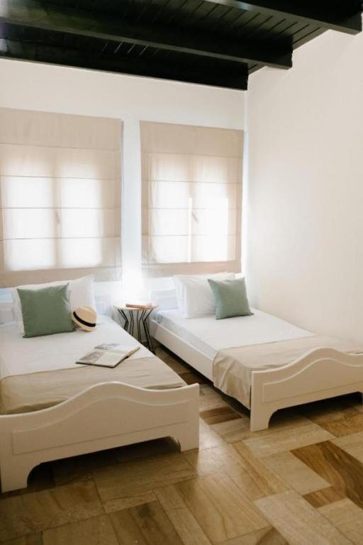 Marble Luxury Suites Karteros Exterior photo
