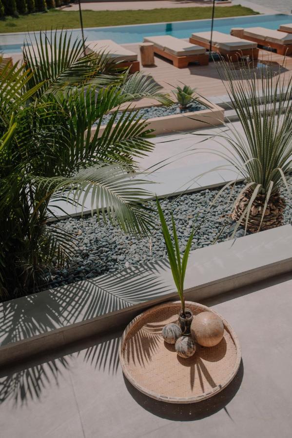 Marble Luxury Suites Karteros Exterior photo