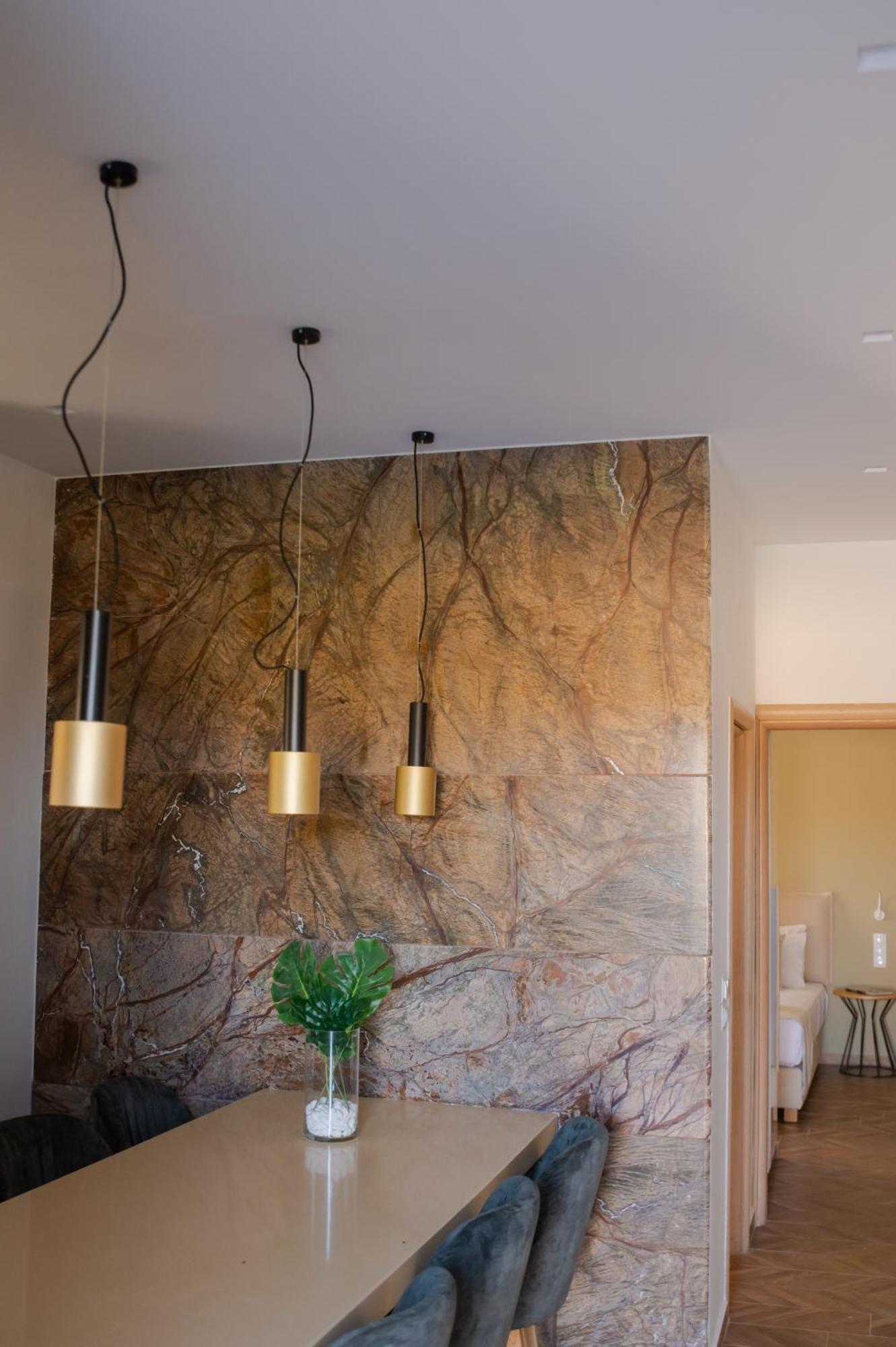 Marble Luxury Suites Karteros Exterior photo
