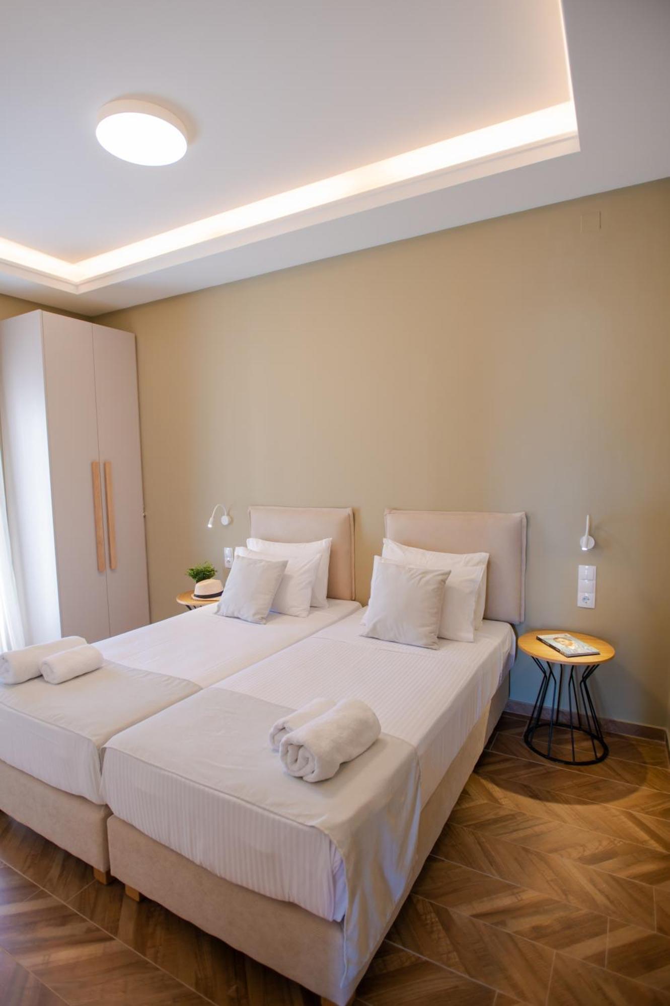 Marble Luxury Suites Karteros Exterior photo