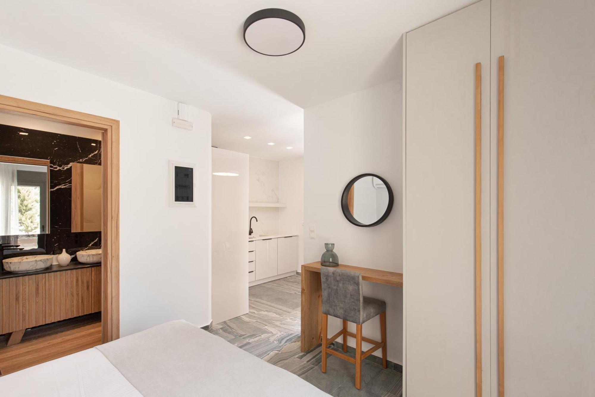Marble Luxury Suites Karteros Exterior photo
