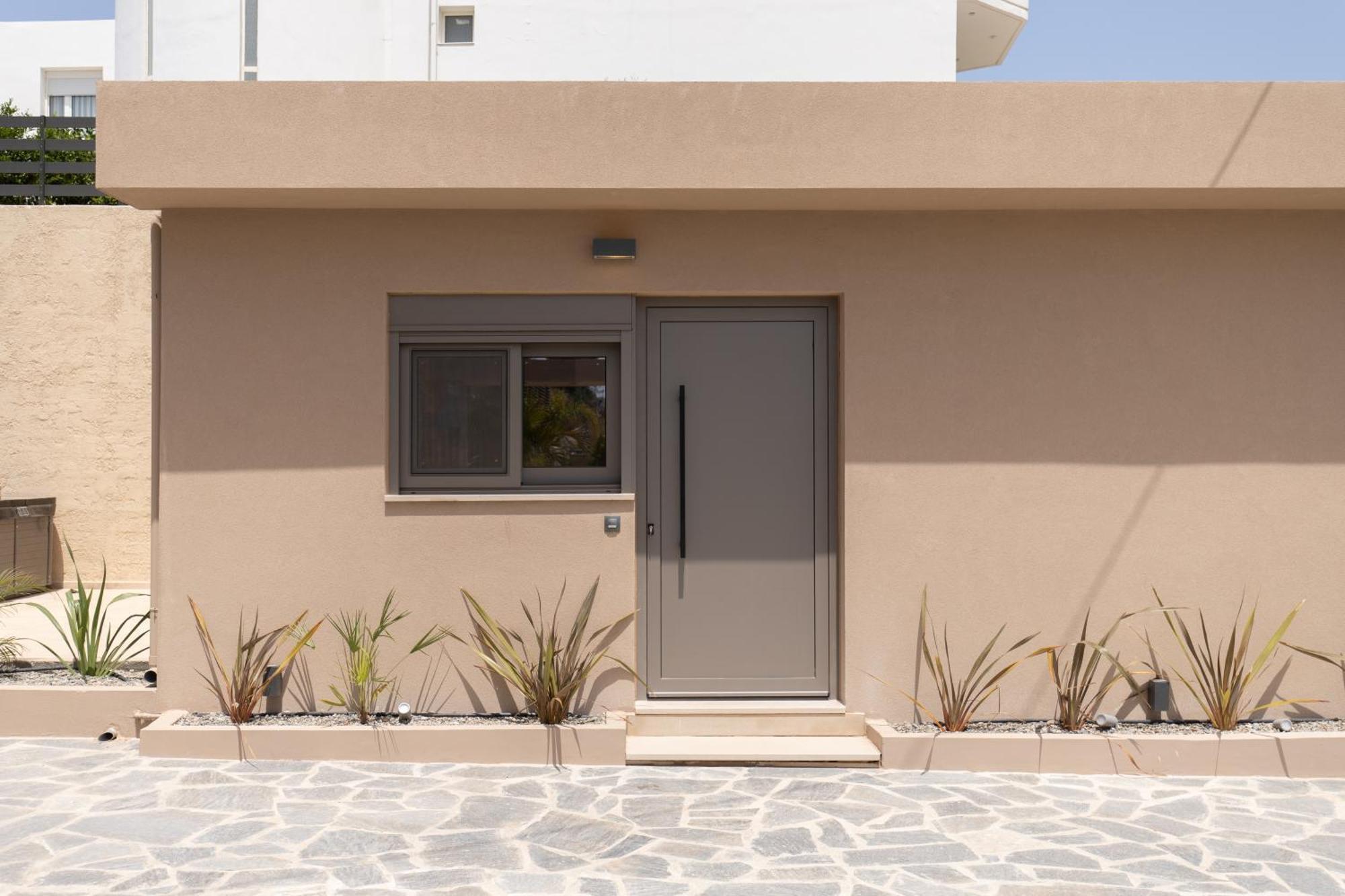 Marble Luxury Suites Karteros Exterior photo
